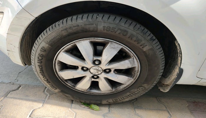 2013 Hyundai i20 SPORTZ 1.4 CRDI, Diesel, Manual, 2,30,464 km, tyre