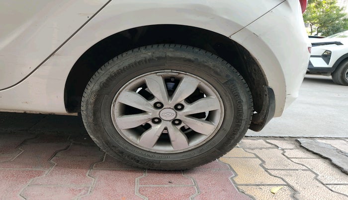 2013 Hyundai i20 SPORTZ 1.4 CRDI, Diesel, Manual, 2,30,464 km, tyre