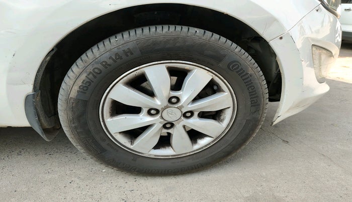 2013 Hyundai i20 SPORTZ 1.4 CRDI, Diesel, Manual, 2,30,464 km, tyre