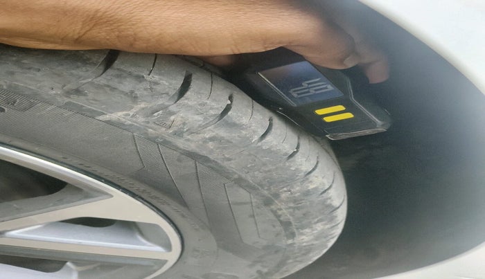 2024 Hyundai Verna SX 1.5 l MPI, Petrol, Manual, 17,079 km, tyre