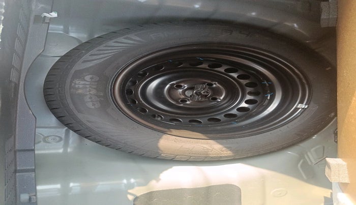 2024 Hyundai GRAND I10 NIOS SPORTZ AMT 1.2 KAPPA VTVT, Petrol, Automatic, 11,155 km, tyre