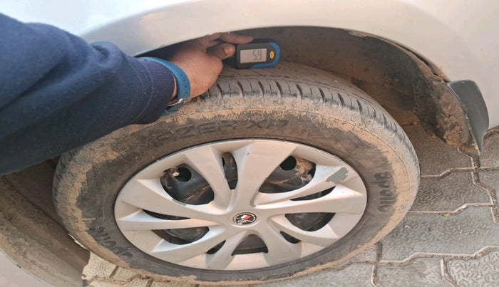 2014 Toyota Etios Liva GD, Diesel, Manual, 1,63,900 km, tyre