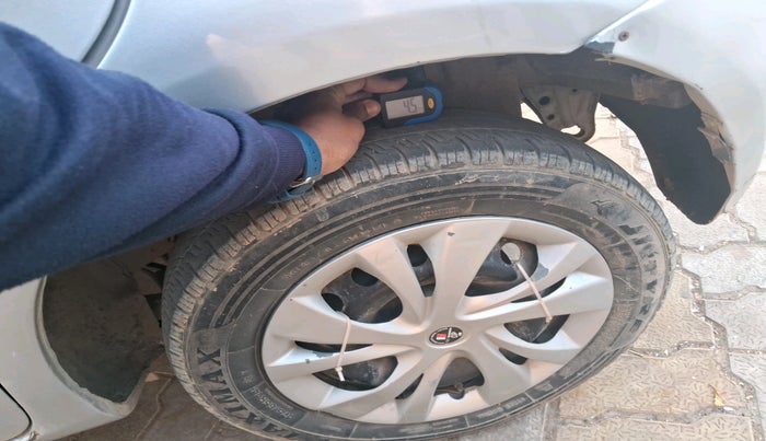 2014 Toyota Etios Liva GD, Diesel, Manual, 1,63,900 km, tyre