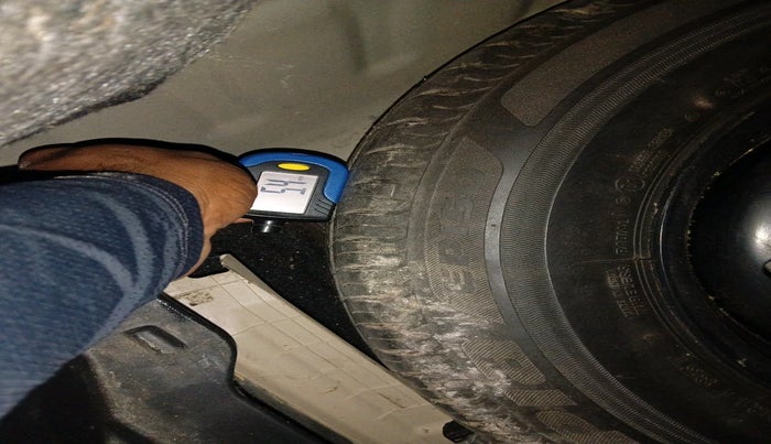 2022 Maruti Dzire ZXI CNG, Petrol, Manual, 1,03,479 km, tyre