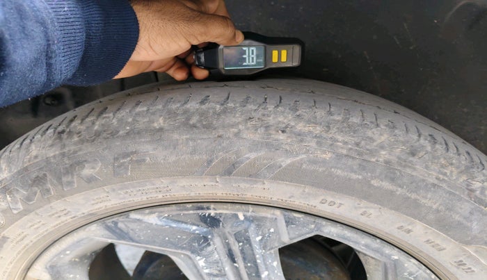 2022 Maruti BREZZA LXI SMART HYBRID, Petrol, Manual, 58,774 km, tyre