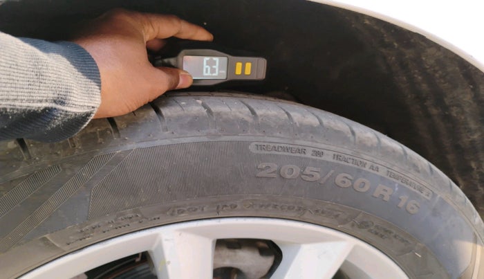 2014 Skoda Octavia ELEGANCE 2.0 TDI AT, Diesel, Automatic, 1,26,459 km, tyre