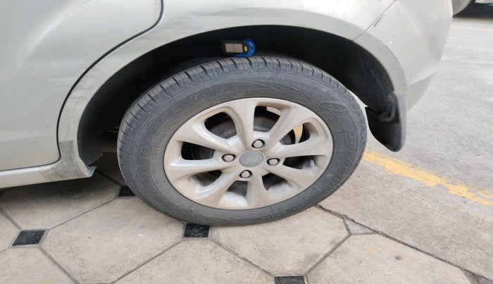 2012 Ford Figo TITANIUM 1.4 DIESEL, Diesel, Manual, 63,398 km, tyre