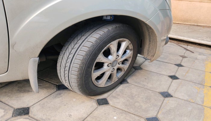 2012 Ford Figo TITANIUM 1.4 DIESEL, Diesel, Manual, 63,398 km, tyre