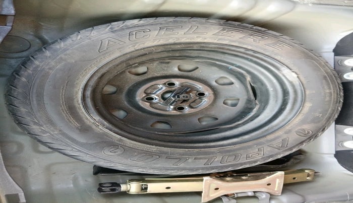 2011 Hyundai Santro Xing GLS, Petrol, Manual, 59,674 km, tyre