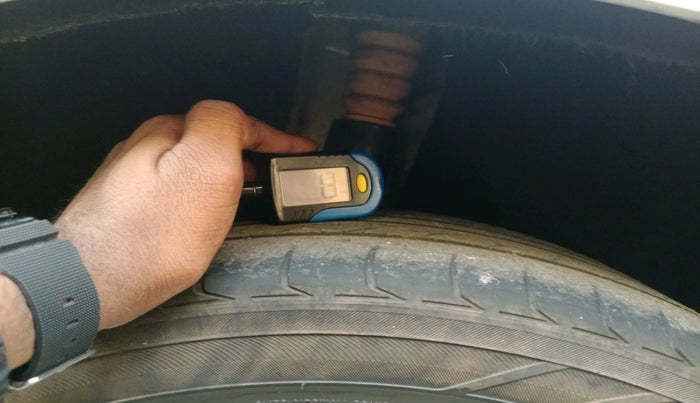 2013 Skoda Laura ELEGANCE 2.0 TDI CR AT, Diesel, Automatic, 1,25,548 km, tyre