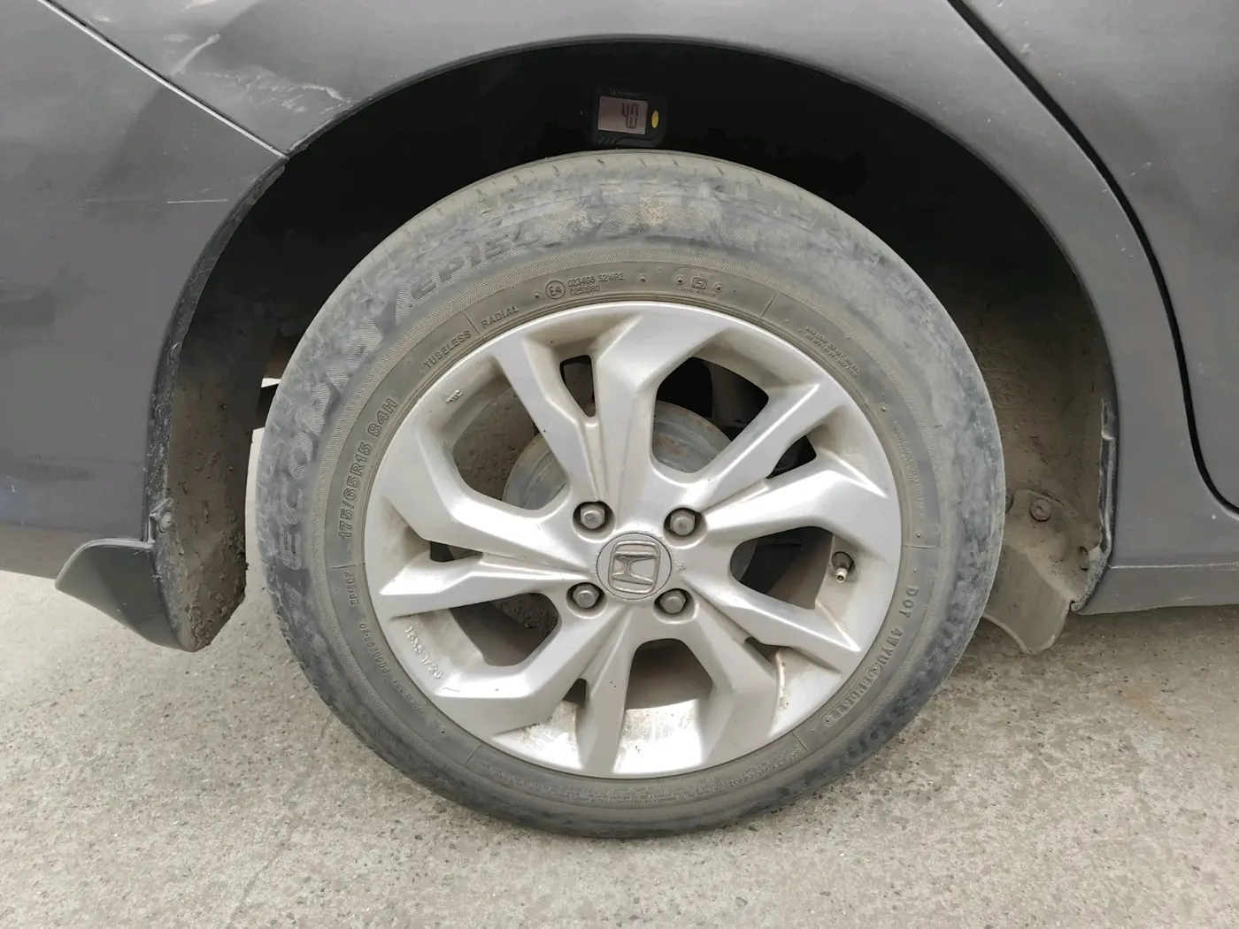 2019 Honda Amaze 1.5L I-DTEC VX CVT, Diesel, Automatic, 1,21,095 km, tyre