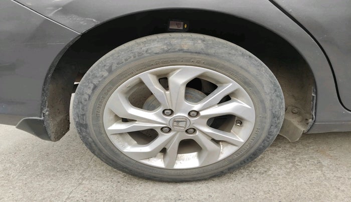 2019 Honda Amaze 1.5L I-DTEC VX CVT, Diesel, Automatic, 1,21,095 km, tyre