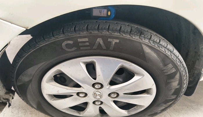 2011 Hyundai i10 SPORTZ 1.2, Petrol, Manual, 1,06,075 km, tyre