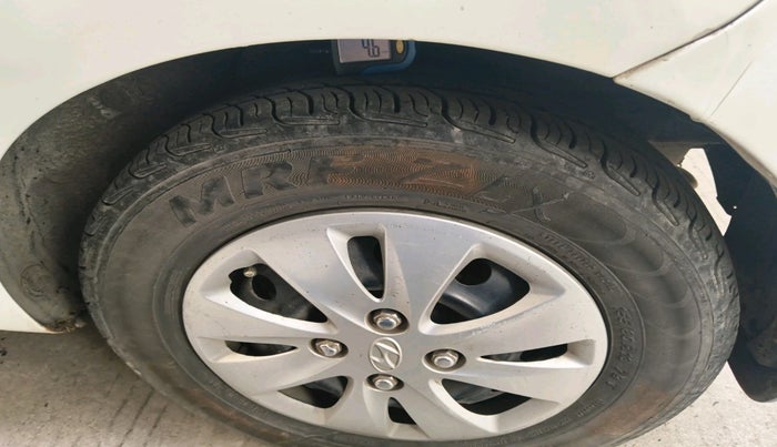 2011 Hyundai i10 SPORTZ 1.2, Petrol, Manual, 1,06,075 km, tyre