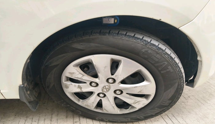 2011 Hyundai i10 SPORTZ 1.2, Petrol, Manual, 1,06,075 km, tyre