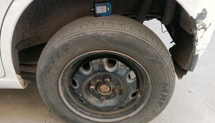 2012 Maruti Wagon R 1.0 LXI CNG, CNG, Manual, 2,08,300 km, tyre
