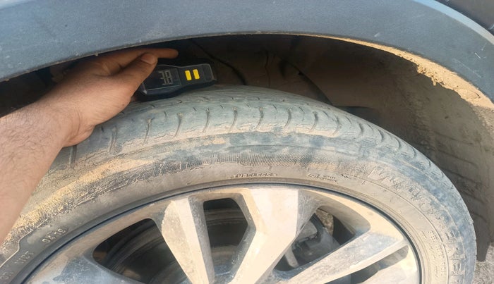 2019 Mahindra XUV300 W8 (O) 1.5 DIESEL, Diesel, Manual, 44,034 km, tyre