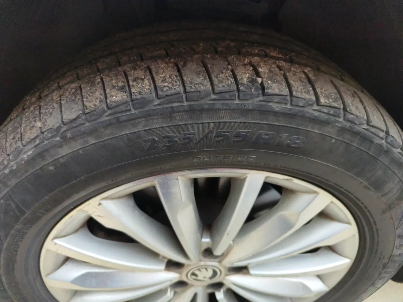 2022 Skoda Kodiaq L&K, Petrol, Automatic, 66,309 km, tyre