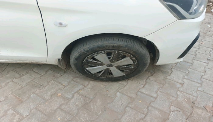 2019 Maruti Ertiga LXI SHVS, Petrol, Manual, 1,73,870 km, tyre