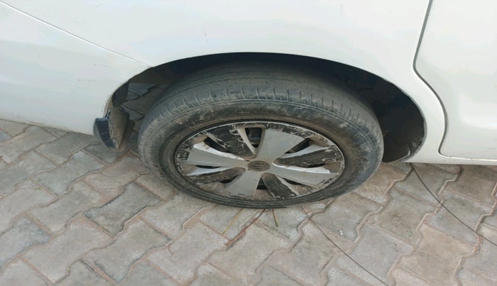 2019 Maruti Ertiga LXI SHVS, Petrol, Manual, 1,73,870 km, tyre