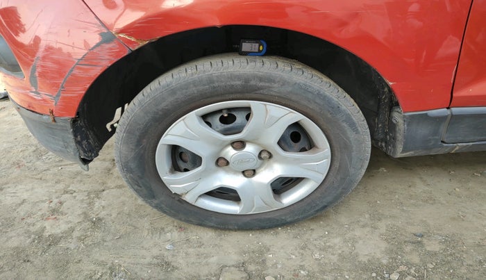 2015 Ford Ecosport AMBIENTE 1.5L DIESEL, Diesel, Manual, 1,15,001 km, tyre