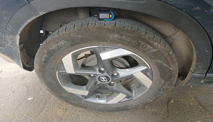 2020 Hyundai VENUE SX 1.5 CRDI, Diesel, Manual, 1,44,723 km, tyre