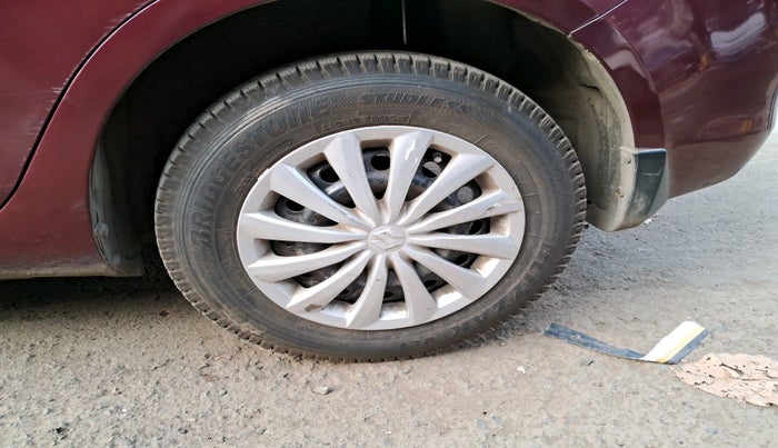 2015 Maruti Swift Dzire VXI, Petrol, Manual, 31,678 km, tyre