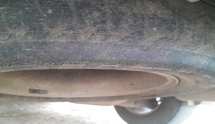 2013 Mahindra XUV500 W8, Diesel, Manual, 84,342 km, tyre