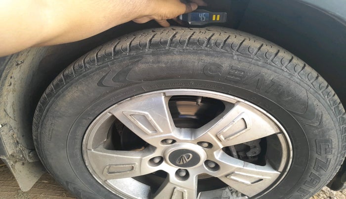 2013 Mahindra XUV500 W8, Diesel, Manual, 84,342 km, tyre