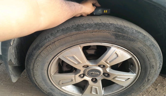 2013 Mahindra XUV500 W8, Diesel, Manual, 84,342 km, tyre