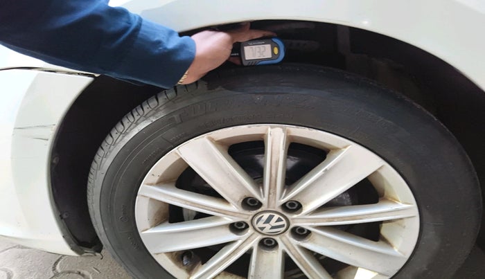 2015 Volkswagen Vento HIGHLINE 1.2 TSI, Petrol, Manual, 44,839 km, tyre