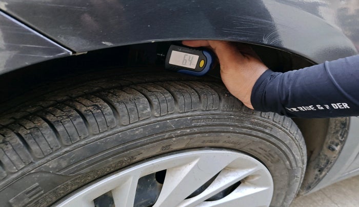 2015 Maruti Ertiga VXI CNG, Petrol, Manual, 1,41,065 km, tyre