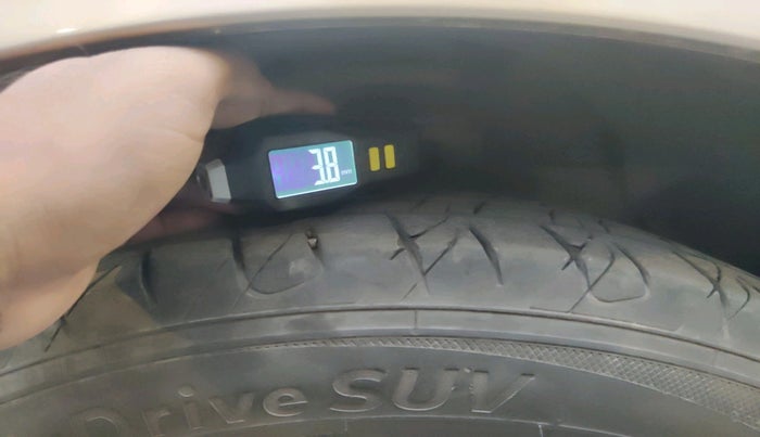 2010 Maruti SX4 ZXI, Petrol, Manual, 1,96,549 km, tyre