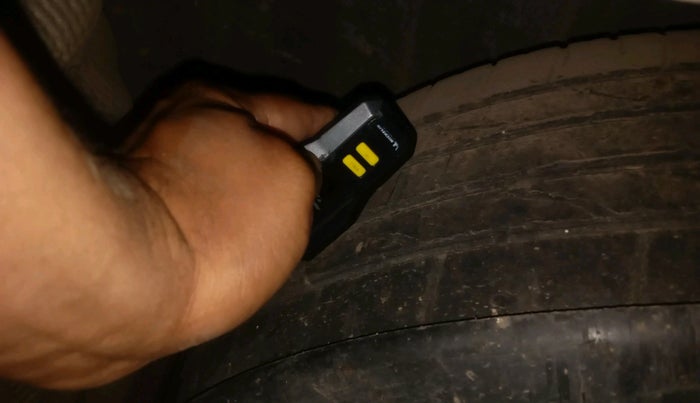 2013 Renault Duster 85 PS RXL DIESEL, Diesel, Manual, 1,37,268 km, tyre