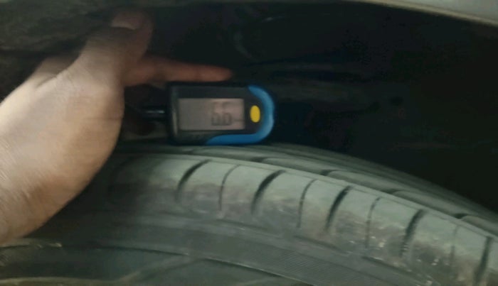 2015 Maruti Swift Dzire VXI, Petrol, Manual, 31,603 km, tyre