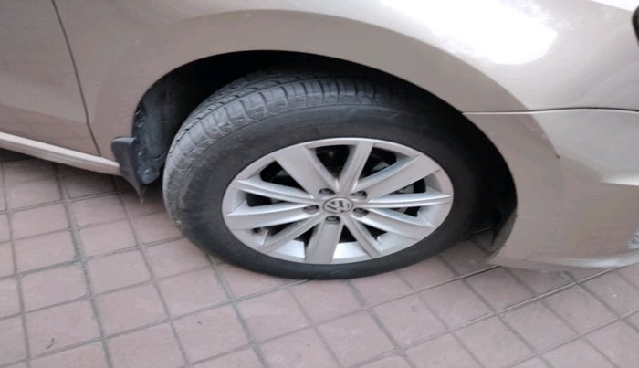 2016 Volkswagen Vento HIGHLINE 1.6 MPI, Petrol, Manual, 43,202 km, tyre