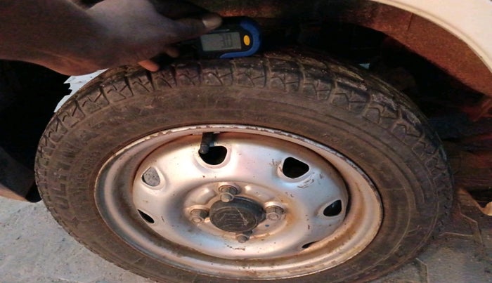 2011 Maruti Zen Estilo LXI, Petrol, Manual, 49,394 km, tyre