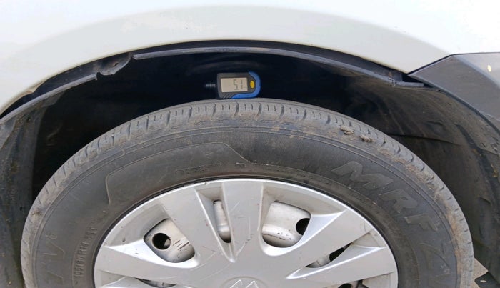 2014 Maruti Swift LXI, Petrol, Manual, 1,32,311 km, tyre