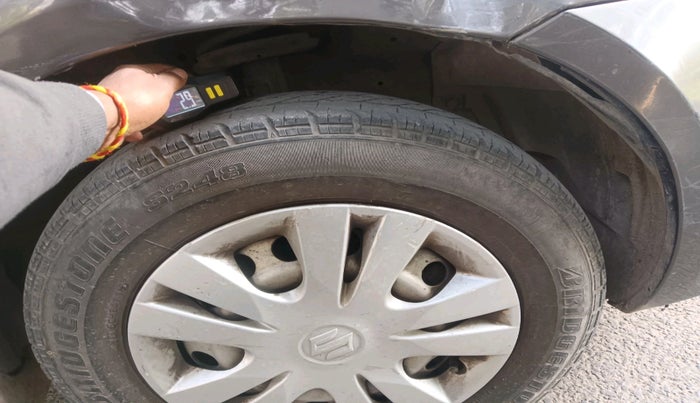 2016 Maruti Swift LXI (O), Petrol, Manual, 73,578 km, tyre