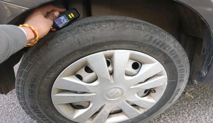 2016 Maruti Swift LXI (O), Petrol, Manual, 73,578 km, tyre