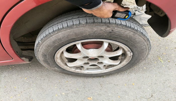 2013 Maruti Wagon R 1.0 LXI CNG, CNG, Manual, 89,500 km, tyre