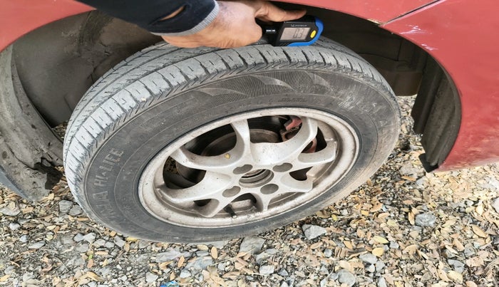 2013 Maruti Wagon R 1.0 LXI CNG, CNG, Manual, 89,500 km, tyre