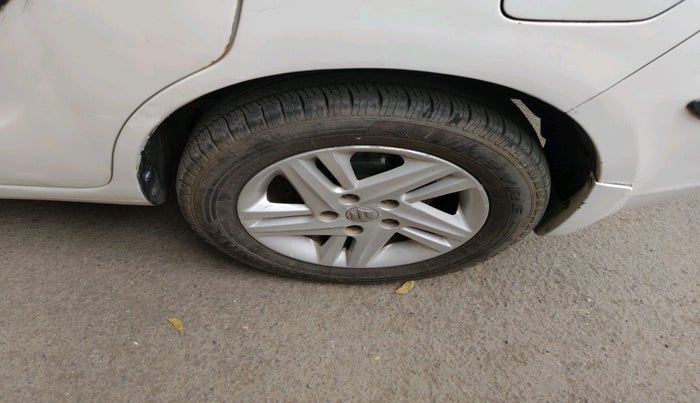 2014 Maruti Ertiga VXI, Petrol, Manual, 90,333 km, tyre