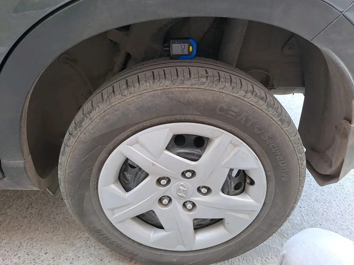 2020 Hyundai VENUE S 1.2, Petrol, Manual, 1,07,000 km, tyre