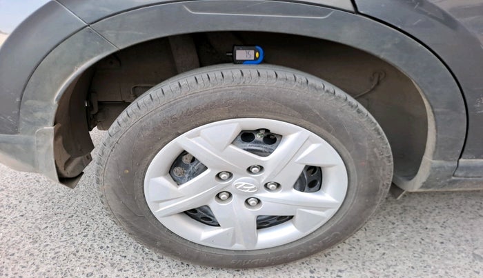 2020 Hyundai VENUE S 1.2, Petrol, Manual, 1,04,362 km, tyre