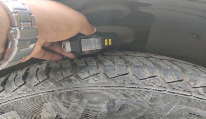 2012 Mahindra XUV500 W8, Diesel, Manual, 90,467 km, tyre