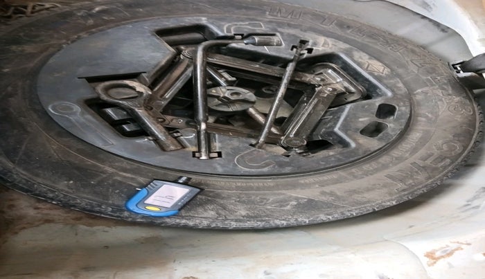 2012 Hyundai i10 SPORTZ 1.1, Petrol, Manual, 1,91,272 km, tyre