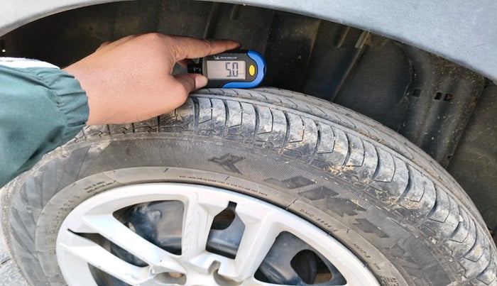 2019 Renault TRIBER RXL MT, Petrol, Manual, 68,298 km, tyre