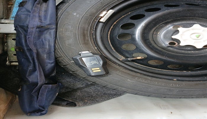 2015 Hyundai Grand i10 ASTA 1.1 CRDI, Diesel, Manual, 50,978 km, tyre