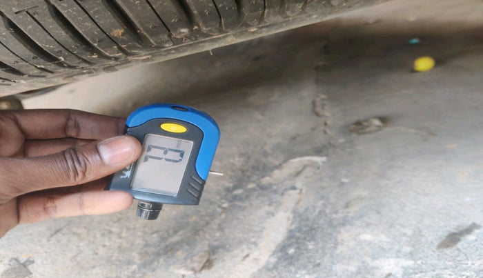 2021 Maruti Ertiga ZXI+ SHVS, Petrol, Manual, 49,023 km, tyre